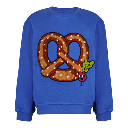 CHIO MI Premium Kinder-Sweatshirt in Royal Blue mit Brezel Stickerei – Ideales Outfit fürs Oktoberfest & Kirchweih - auhc als Wiesngeschenk – Kids Royal Blue Pretzel Embroidery Sweater – Bavarian Heritage Style – Sweat enfant bleu roi avec broderie bretzel – Style bavarois classique